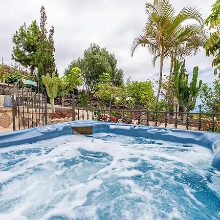 Carlitos By Vista Gomera *