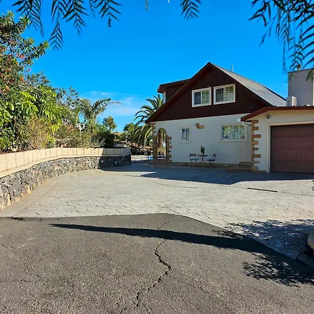 Carlitos By Vista Gomera * Costa Adeje (Tenerife)