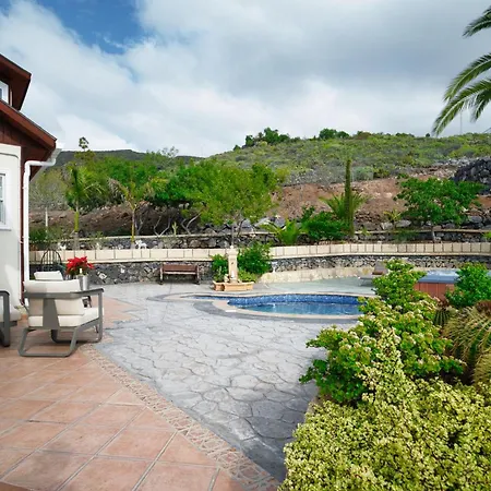 Carlitos By Vista Gomera *