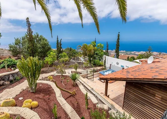 Carlitos By Vista Gomera * Costa Adeje (Tenerife)