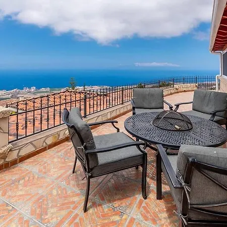 Carlitos By Vista Gomera * Costa Adeje (Tenerife)